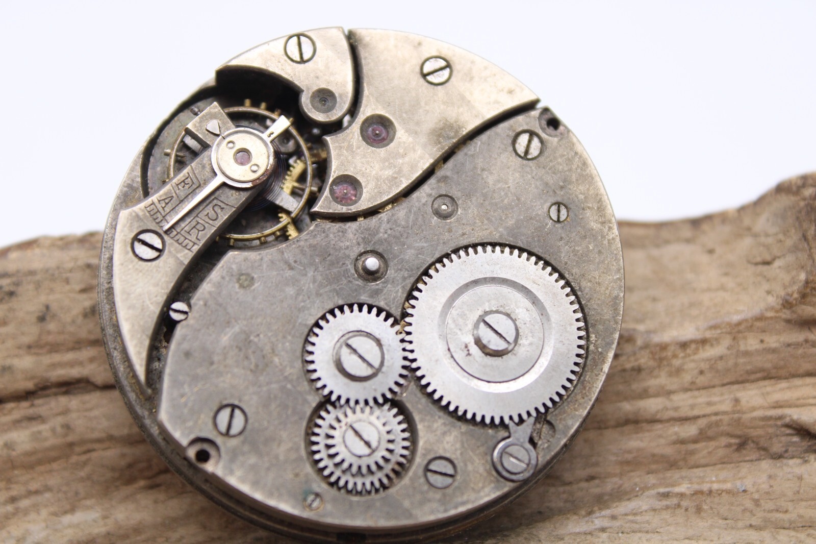 P.W. 66466 POCKET WATCH MOVEMENT 43.3mm FOR SPARES OR REPAIR (BT3)