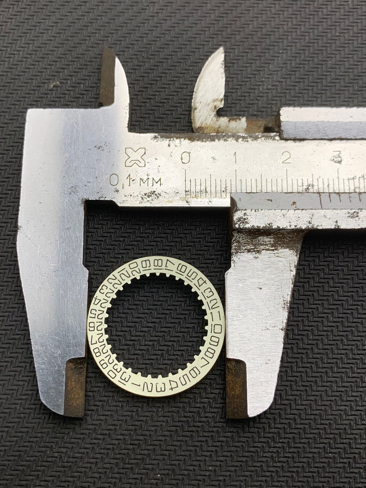 ESA 9162 Watch Date Wheel Tuning Fork Omega 1250 Tissot Eterna