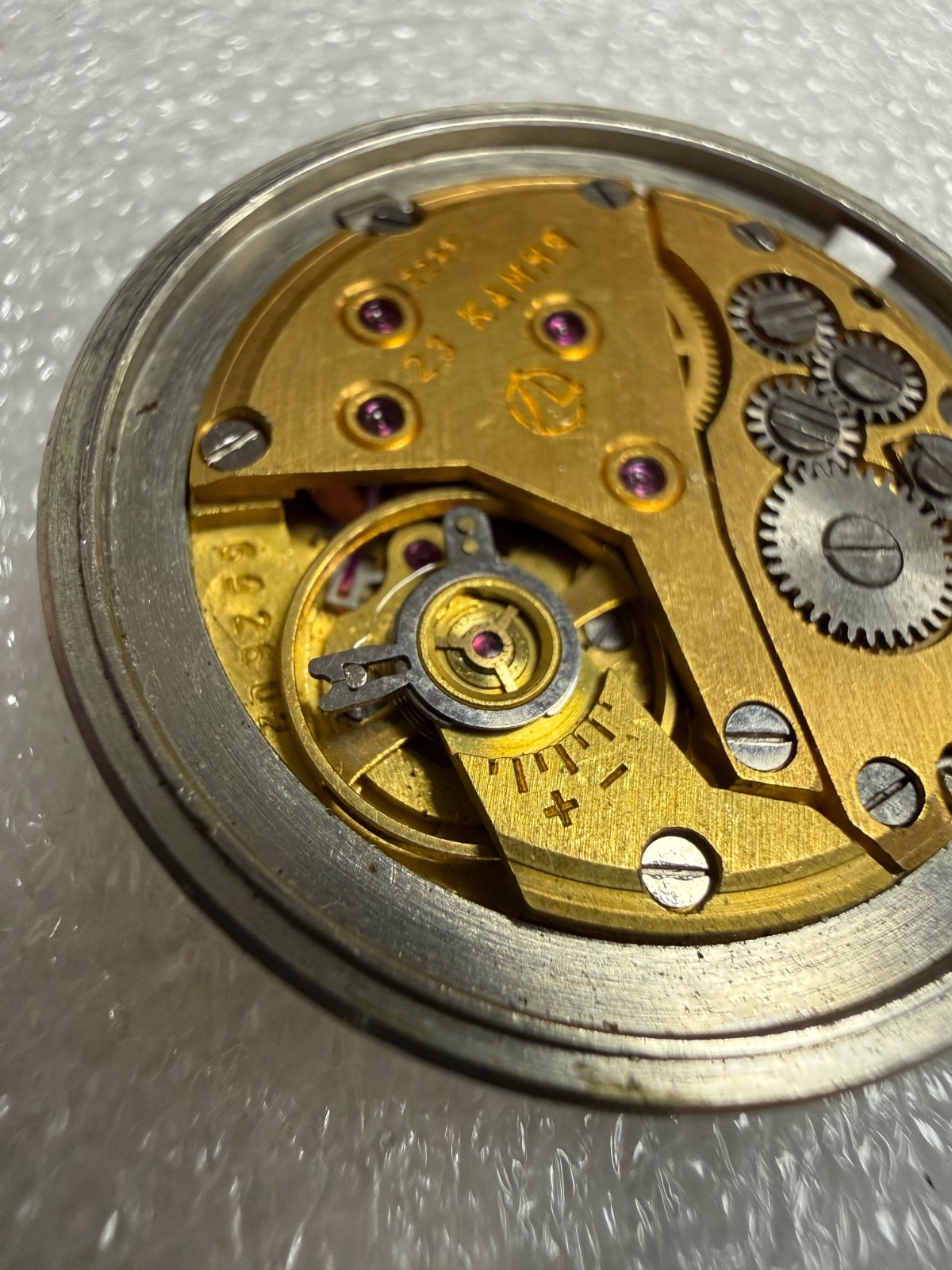 USSR LUCH movement 2209 caliber Gold Plated watch mechanism. FOR PARTS .