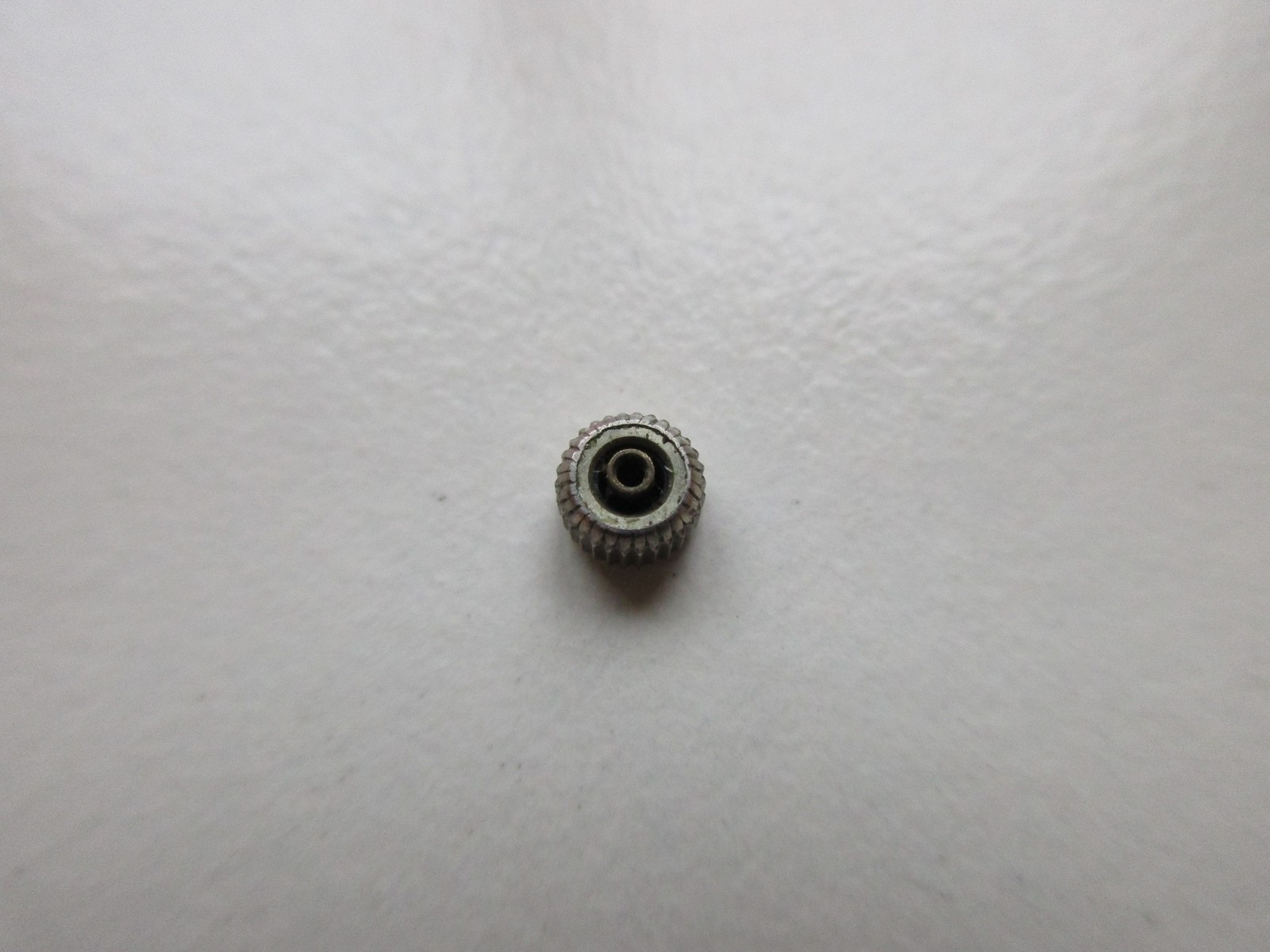 Enicar Swiss S/S watch crown ø 4.2 mm H 2.5 / 2.8 mm, stem thread 0.9 mm NOS