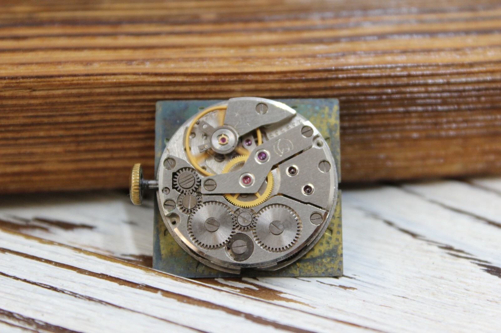 The dial of the men’s watch Slava 2414 21 stone of the USSR does not work