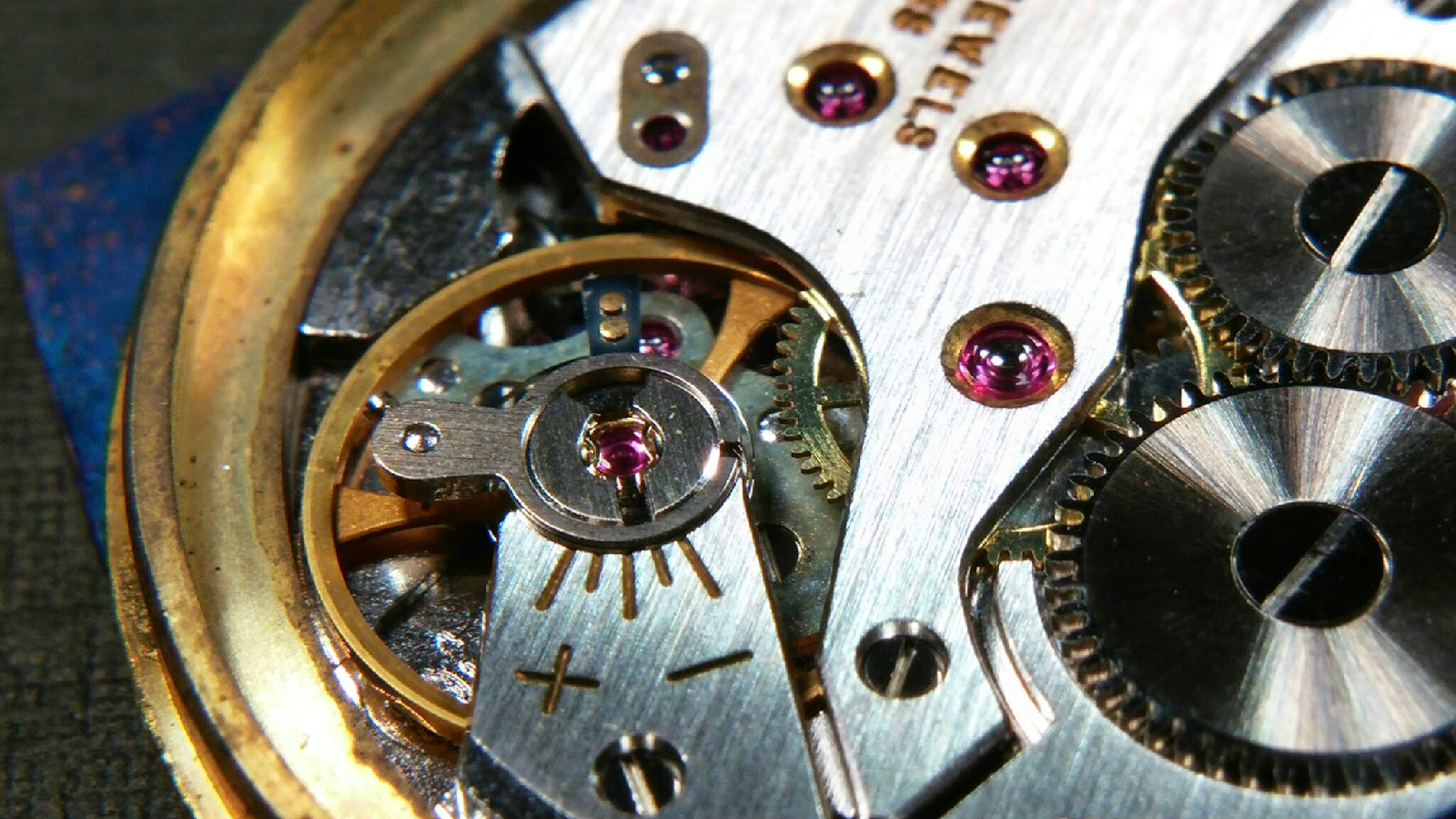 AURORE AV 423, Royce INCABLOC, 17 Jewel, Brand New, SWISS MADE, Blue/Black dial