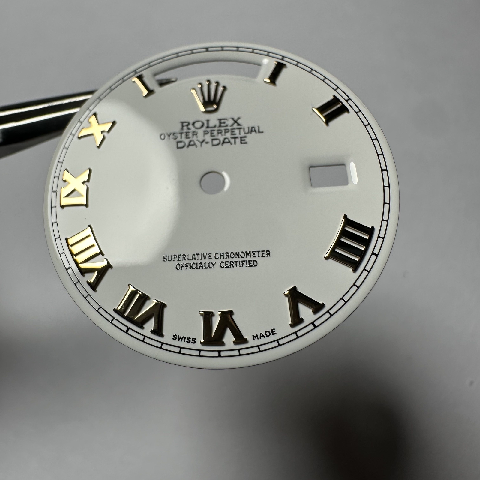 Rolex DayDate Day Date White Roman for Rose Gold 118235 118205