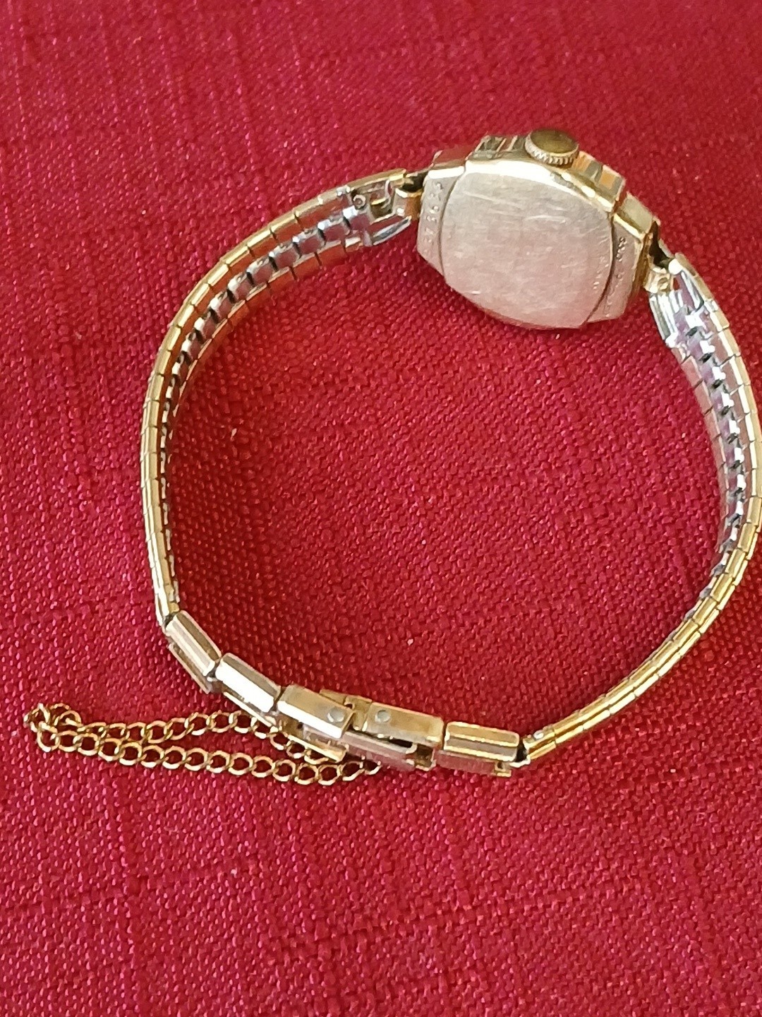 Vintage 1930s Beutiful BULOVA, Swiss 6 AM Movement Gold Plate.