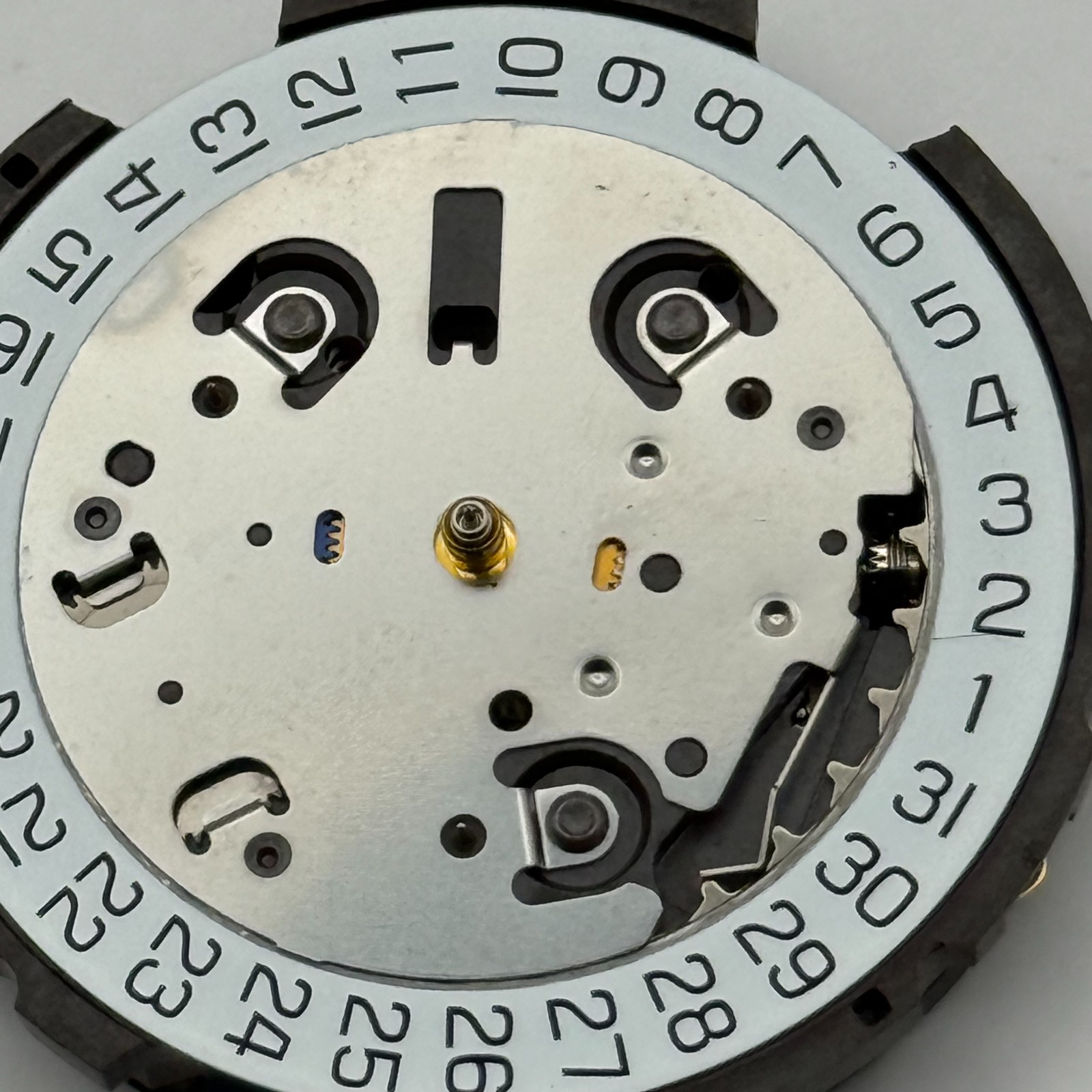 ETA G10.211 Watch Movement Quartz 4 Jewels Swiss Date Parts Untested 31.6mm