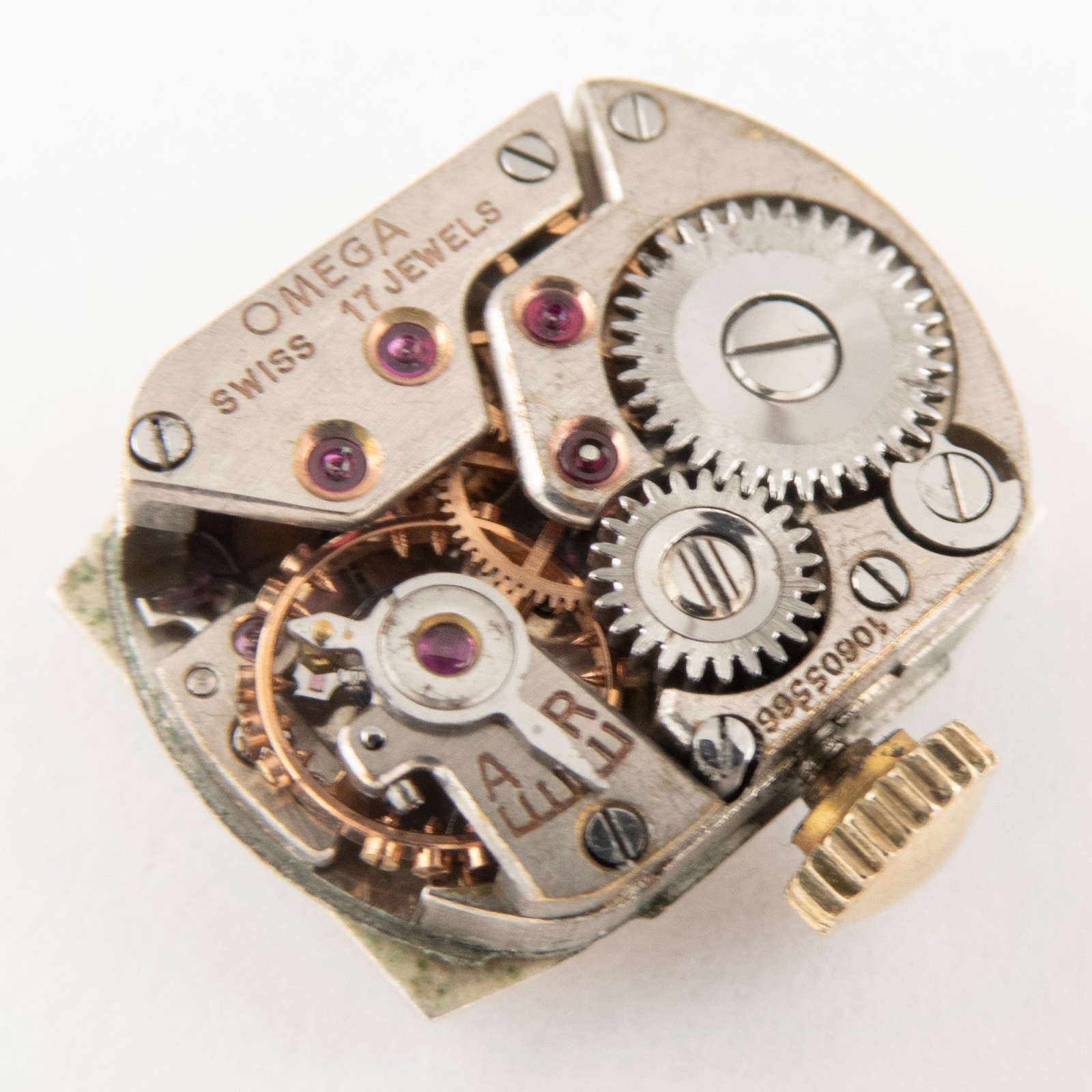 Vintage Omega 11.5 x 15.5 x 4.8 mm 17-Jewel Wristwatch Movement, Keeps Time
