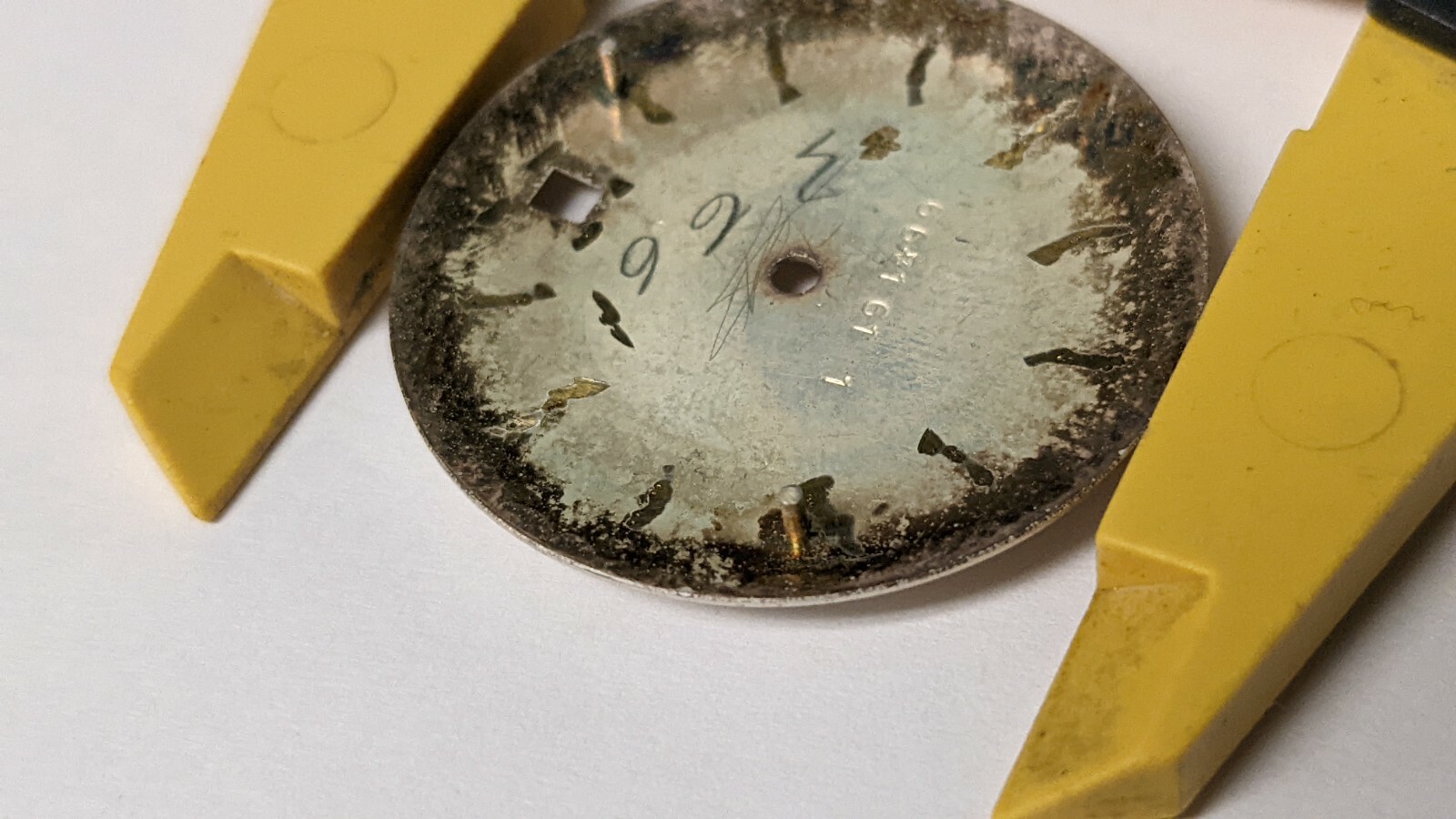 Jaeger Lecoultre K866 DIAL, DATE, pre-owned genuine Silvery/Gold color. Discolor