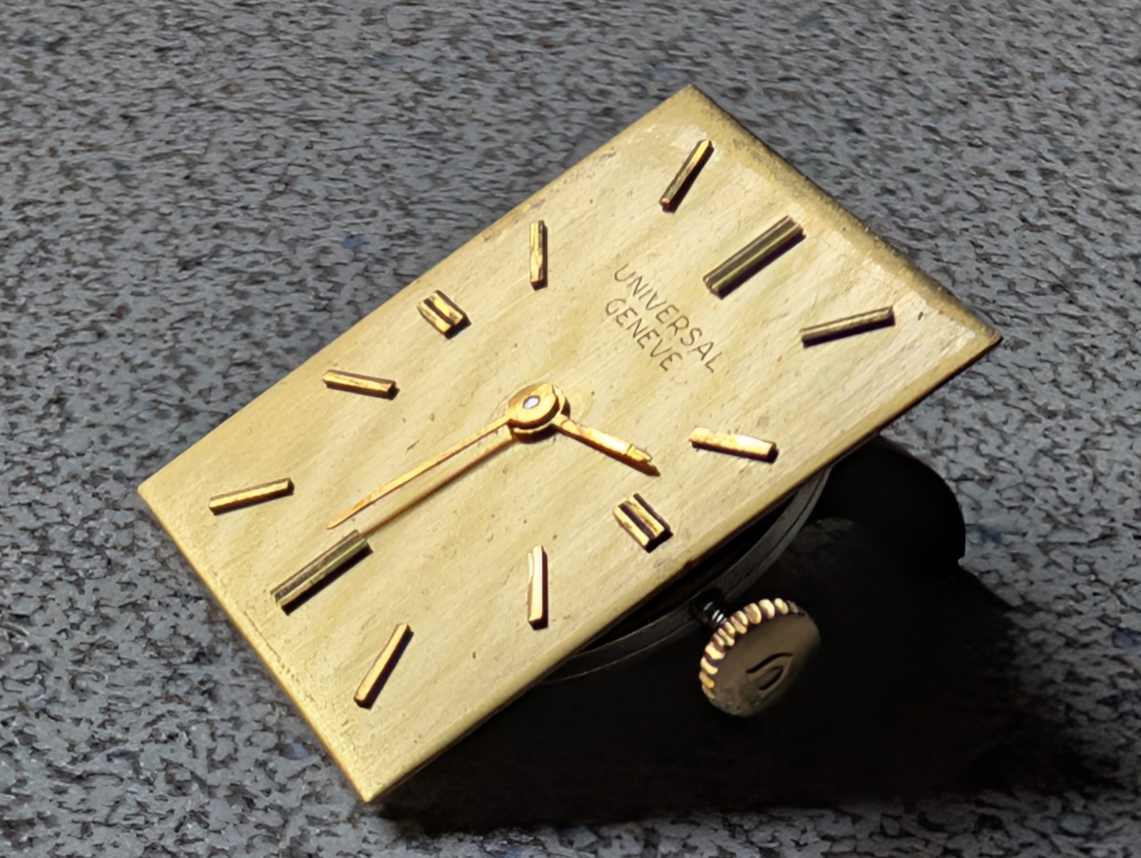 VNTG UNIVERSAL GENEVE CAL 42 MANUAL 17J WATCH MOVEMENT, DIAL & HANDS RUNS~PARTS