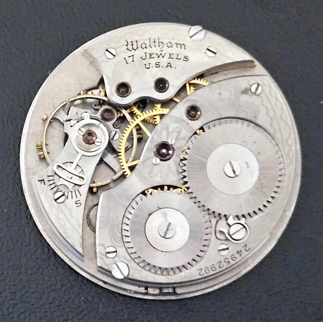 WALTHAM 225 12s 17J OF Watch Movement (REMOVED FROM GOLD CASE) lot115