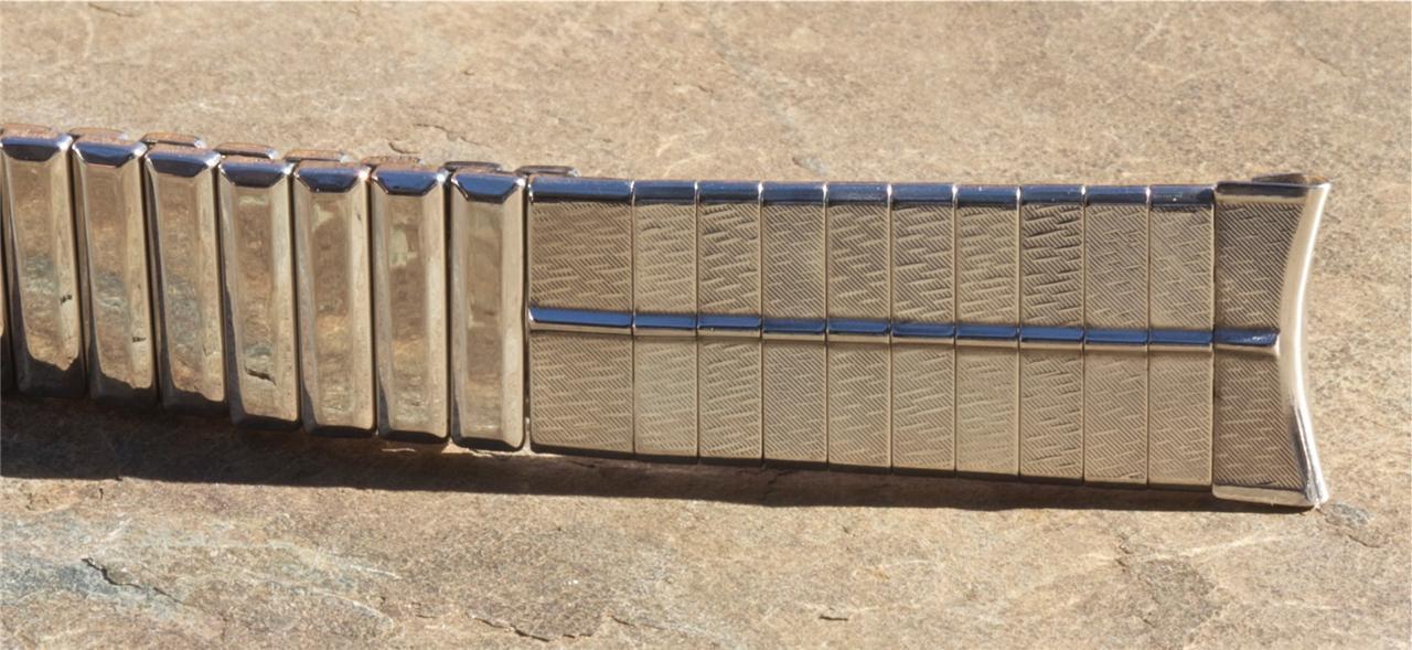 Short Length 17.3mm steel stretch band Accutron size 11/16 curved ends 1960s NOS