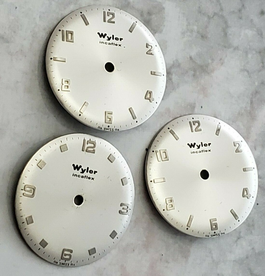 QU4: GORGEOUS NOS 25.4mm VINTAGE WYLER WATCH RADIAL BRUSHED PEARLESCENT DIAL
