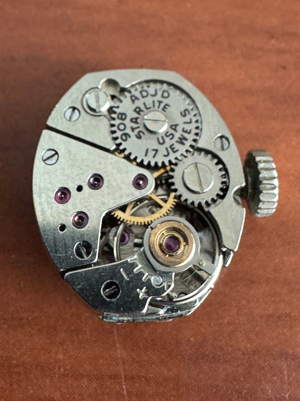 VINTAGE LADIES ELGIN STARLITE WRISTWATCH MOVEMENT CAL. 908 KEEPING TIME