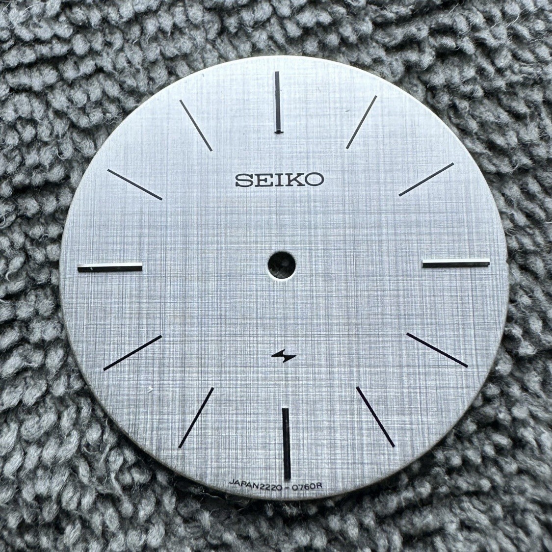 GENUINE NEW OLD STOCK ‘1974 CASE AND DIAL VINTAGE SEIKO DRESS WATCH 2220-0300