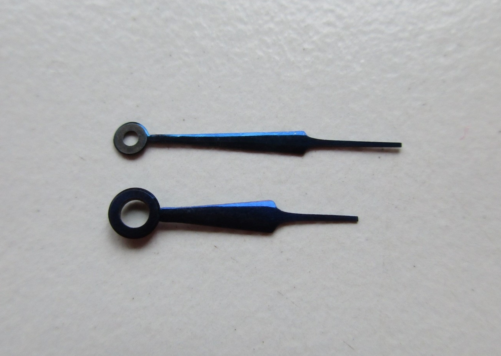 Blued spade shape 180 – 95 pocket watch hands set minute & hour