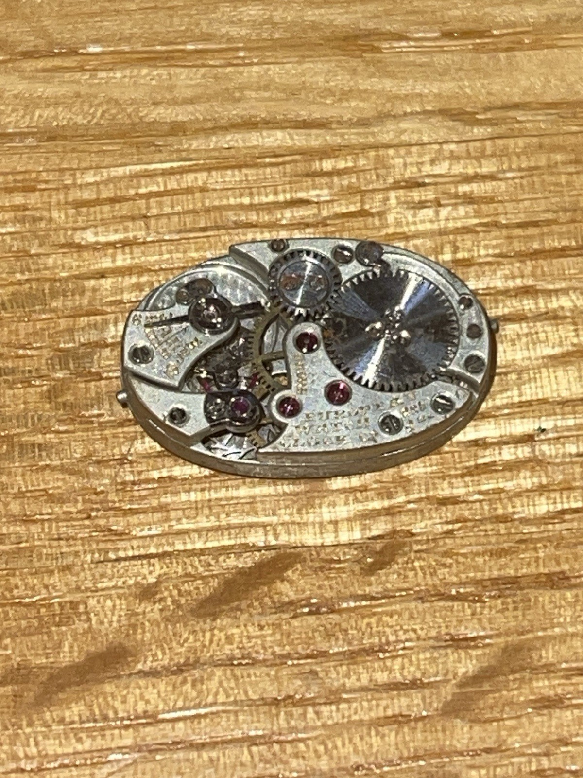 European Watch & Clock Co. Movement 19 Jewels 8 Adj. Swiss Made Vintage 25230