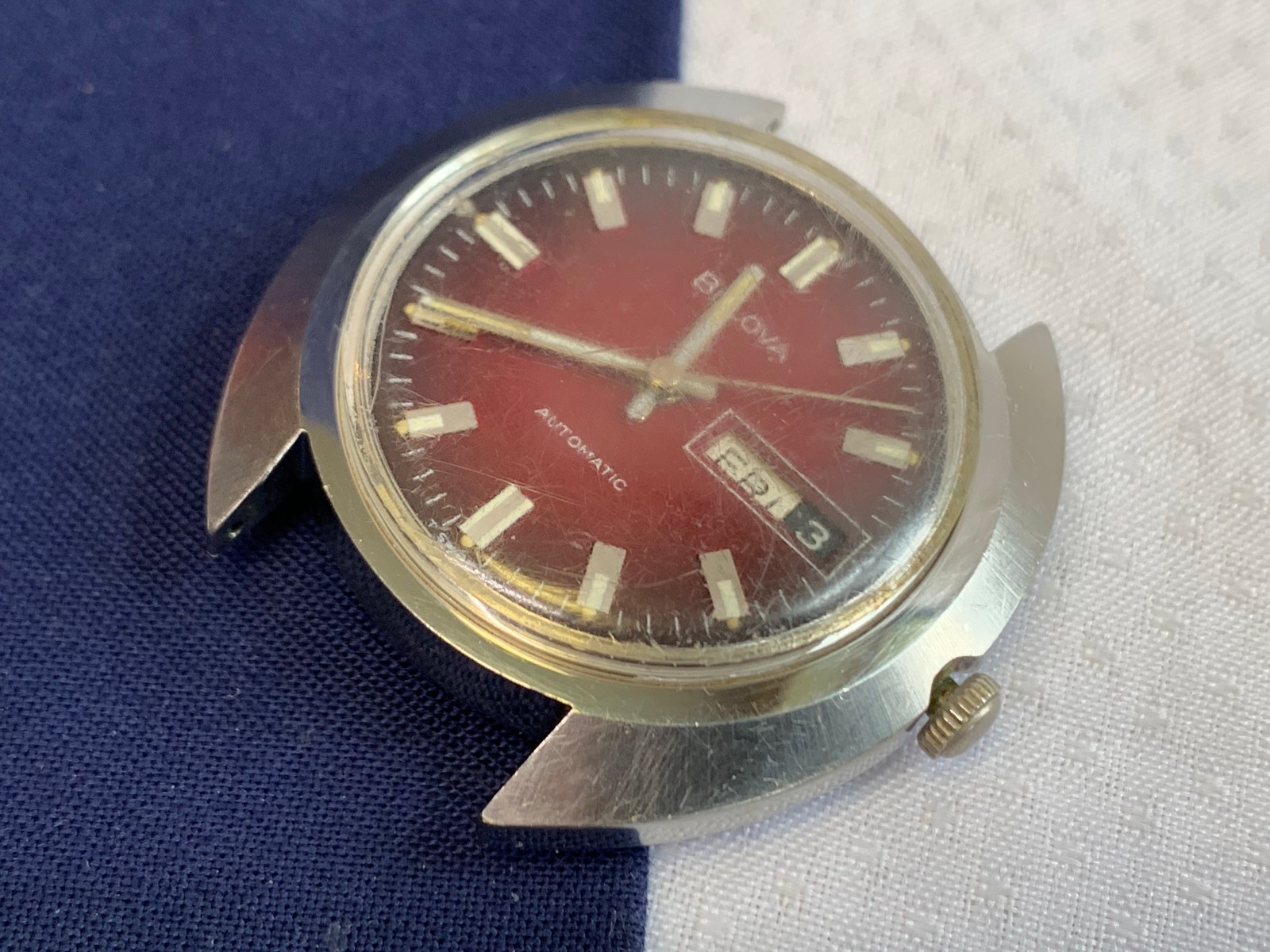 Vtg Bulova Mens Automatic Watch Face Red Dial Day Date Calendar *RUNNING*