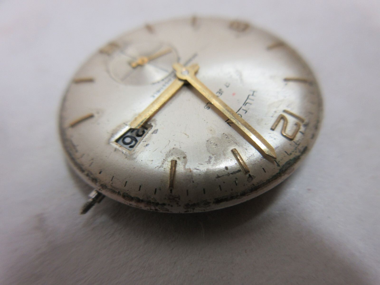 Hilton Wrist Watch Movement with Date 17 Jewels Unadjusted GOOD FOR PARTS
