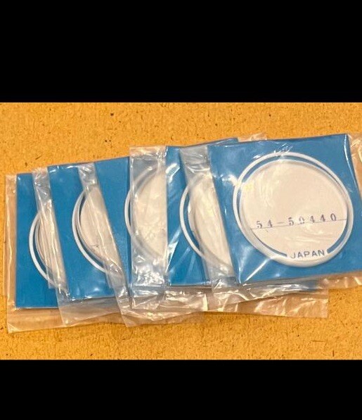 Original New Old Stock Crystal With Gasget For Citizen 54-50440 Bullhead. Each