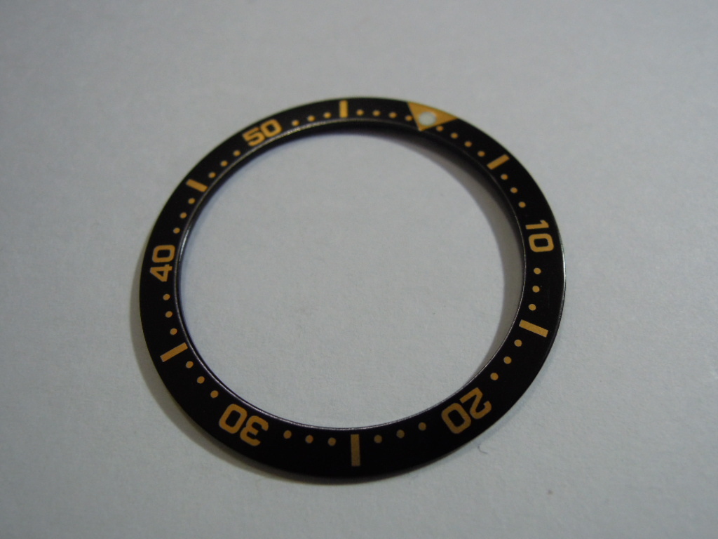 NEW BLACK/GOLD 33.5MM BEZEL INSERT MEDIUM DIVERS SKX013 (7S26-0030) / 4205-0150