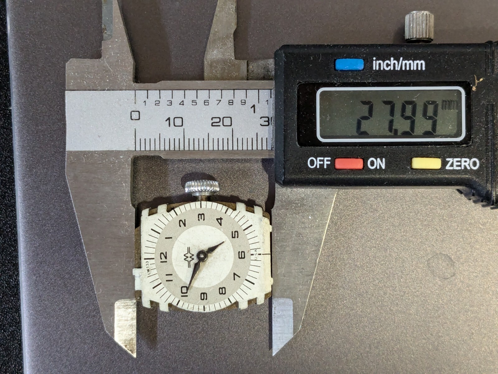 E. Ingraham Company Watch Movement with Dial For Parts Or Repair – Non Running