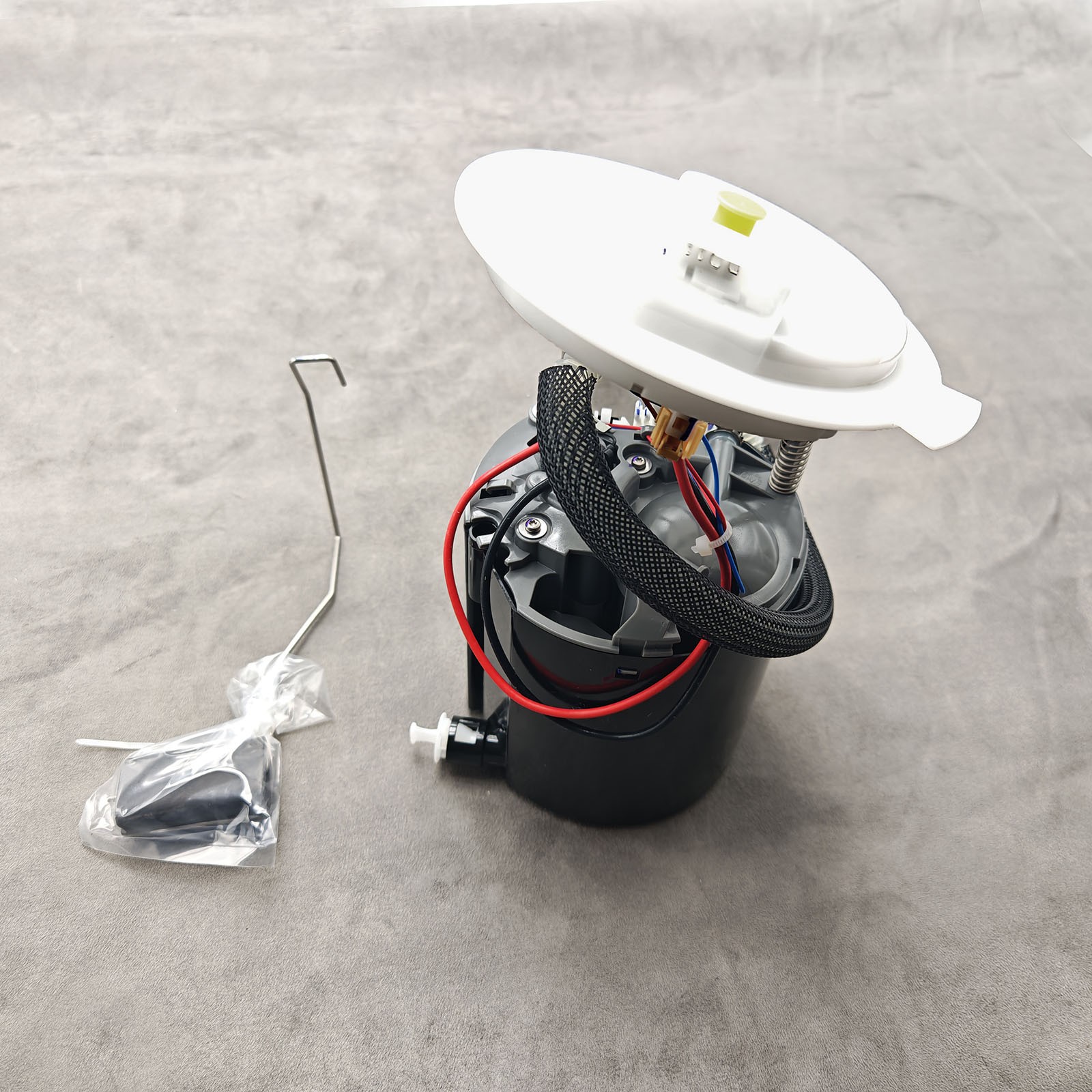 Fuel Pump Unit 670035006 for Maserati Quattroporte Ghibli Levante 3.0T 14-20