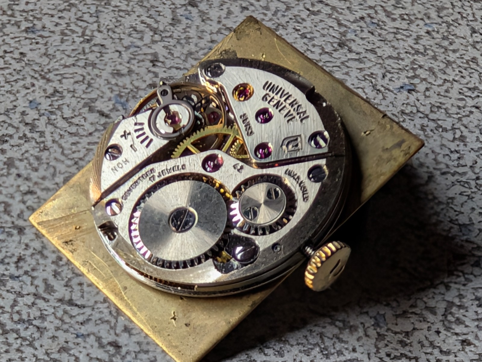 VNTG UNIVERSAL GENEVE CAL 42 MANUAL 17J WATCH MOVEMENT, DIAL & HANDS RUNS~PARTS