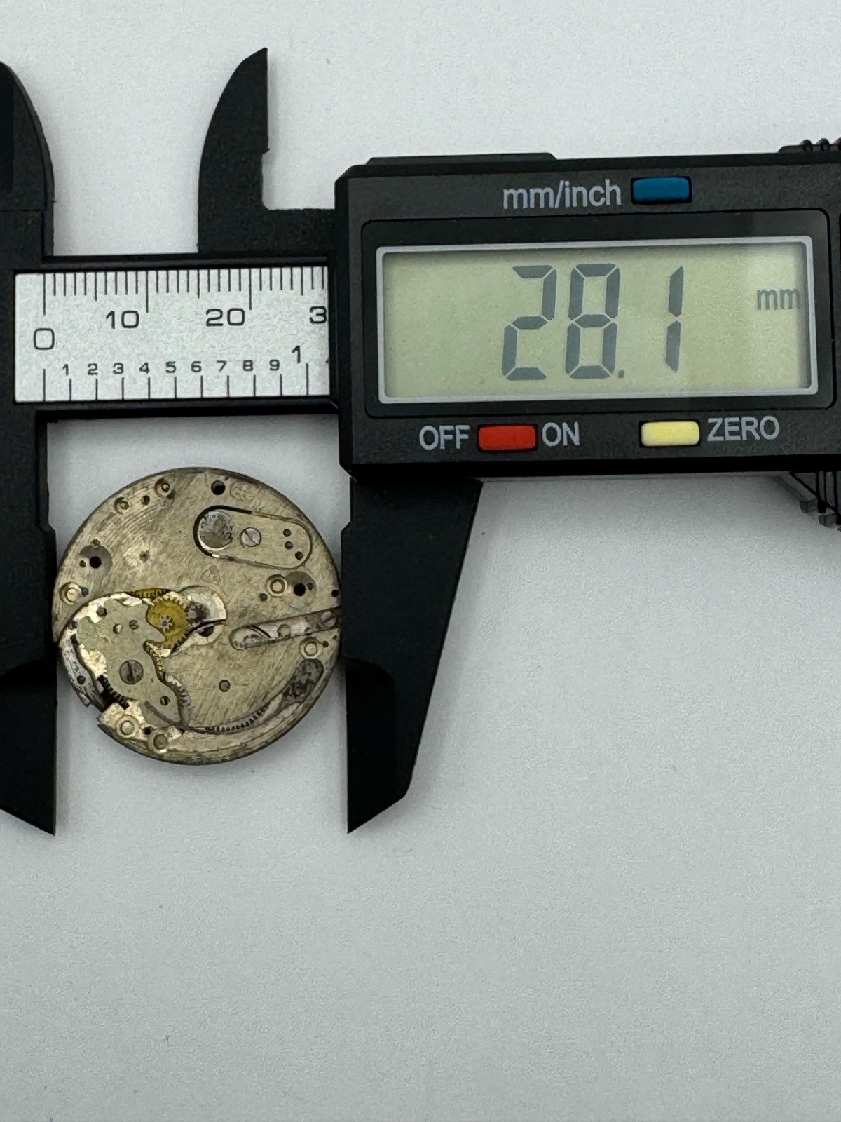 Lot Of 5 Men’s Partial Watch Movements For Parts Or Repair