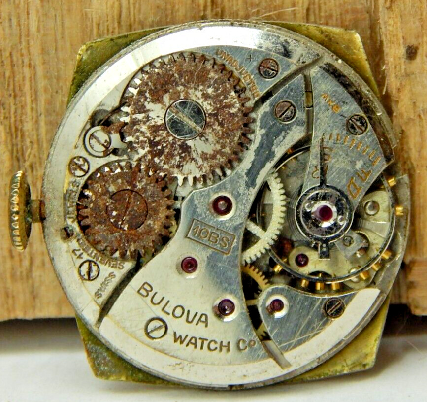 Vintage 1943 Bulova 10BS 17 jewel men’s wrist watch movement with dial and hands