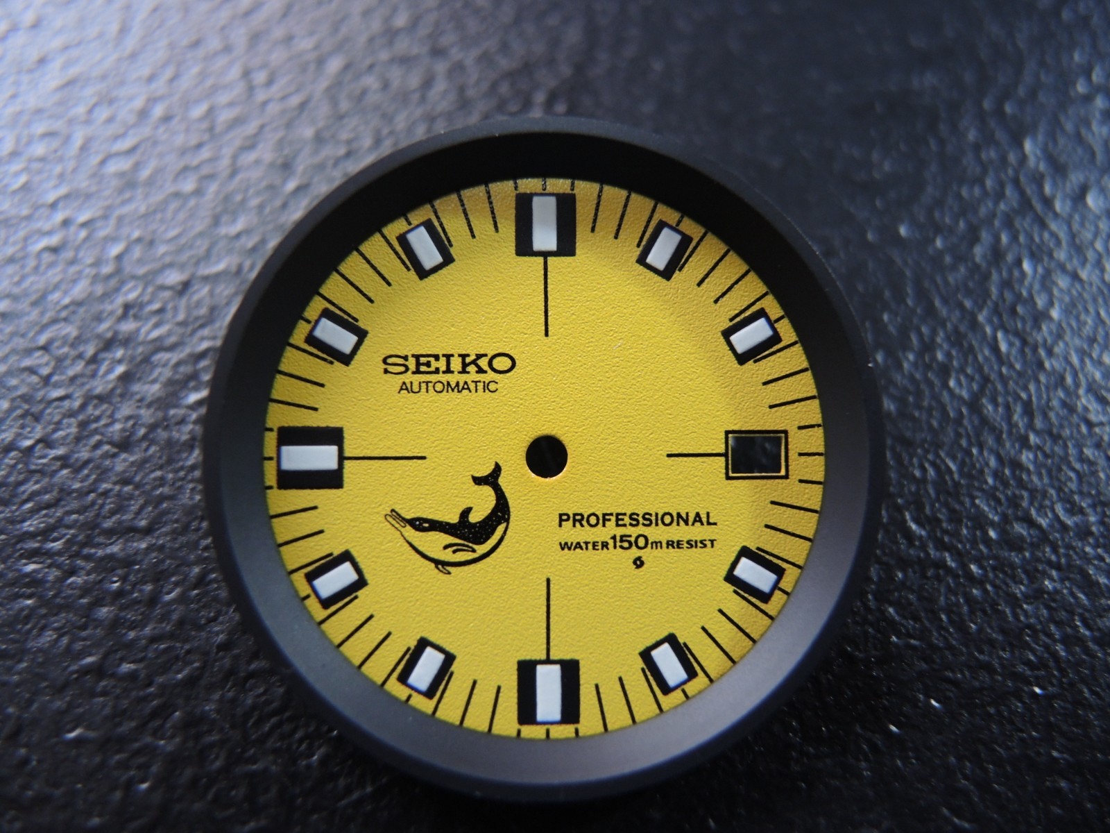 NEW YELLOW DOLHPIN DIAL W/ BLACK MINUTE TRACK LARGE DIVERS 7002-7001/700J WATCH