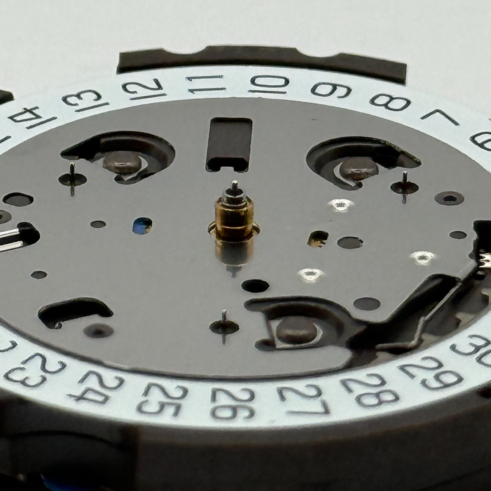 ETA G10.211 Watch Movement Quartz 4 Jewels Swiss Date Parts Untested 31.6mm