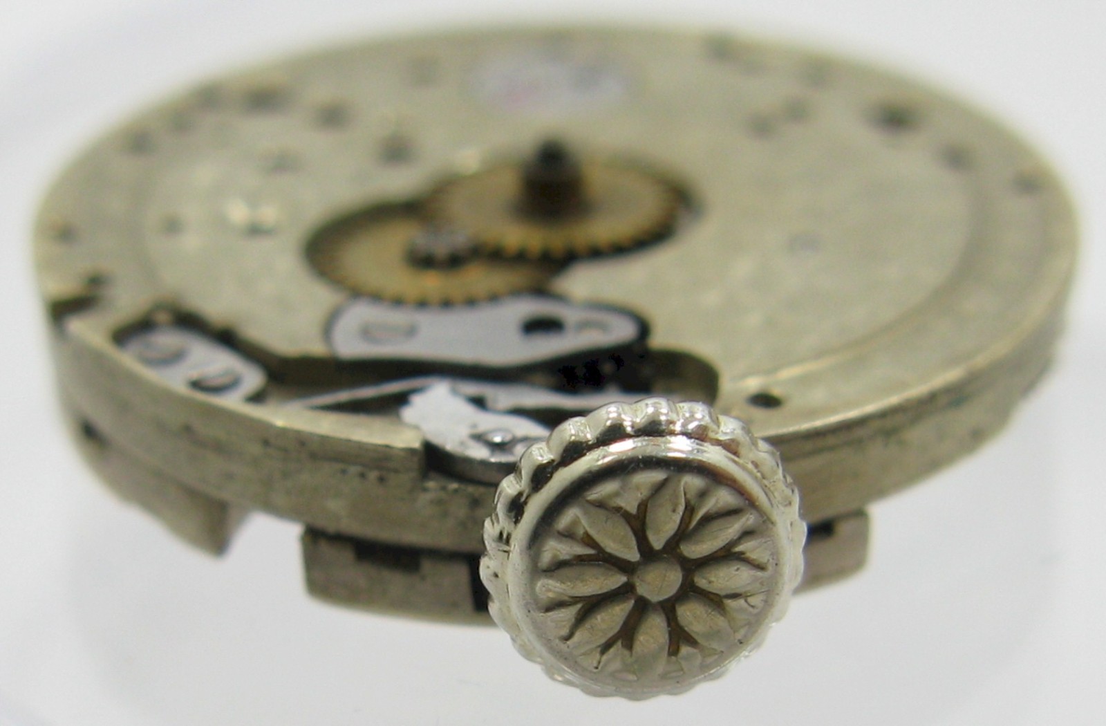 Quality round Swiss Watch E. Huguenin movement 17 jewels 3 adj. fit 2 hands