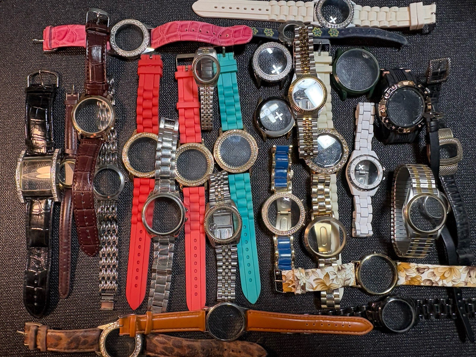 Watchmaker Parts Lot (30) Watch Cases,Crystals,Bands,Repairs/Crafts,DIY