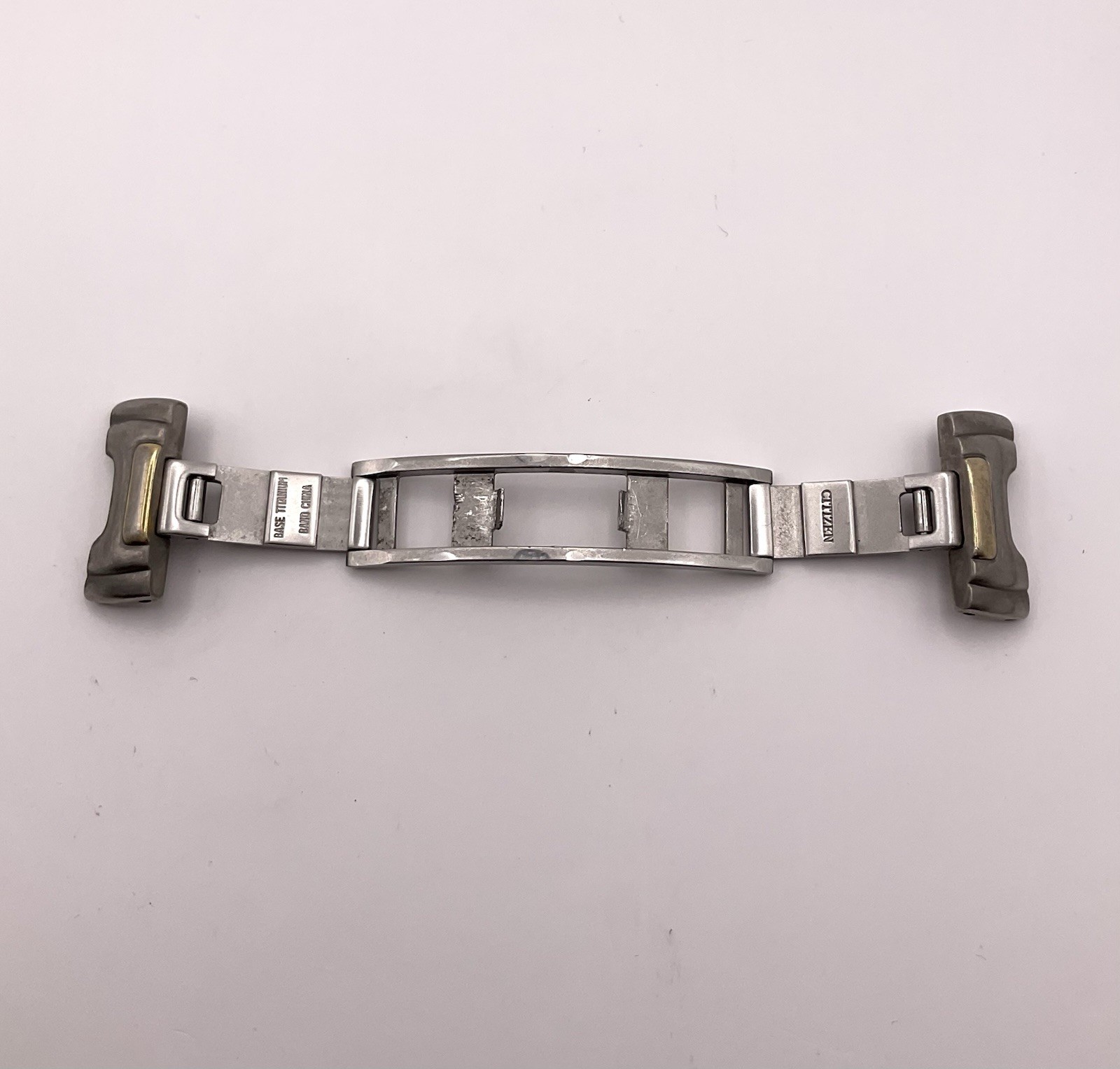 Citizen Men’s Titanium Eco-Drive A160-H16331 Clasp