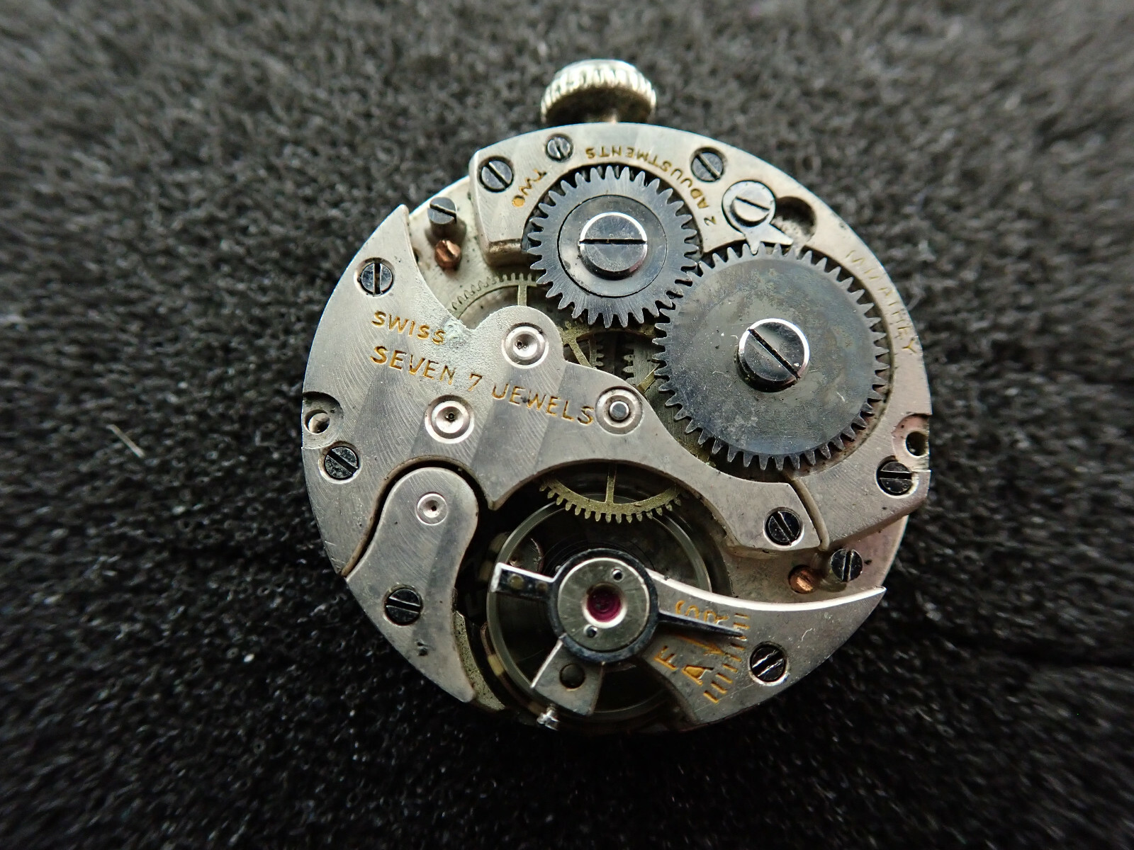 VINTAGE 23.5MM M. MATHEY SWISS WRIST WATCH MOVEMENT – KEEPING TIME