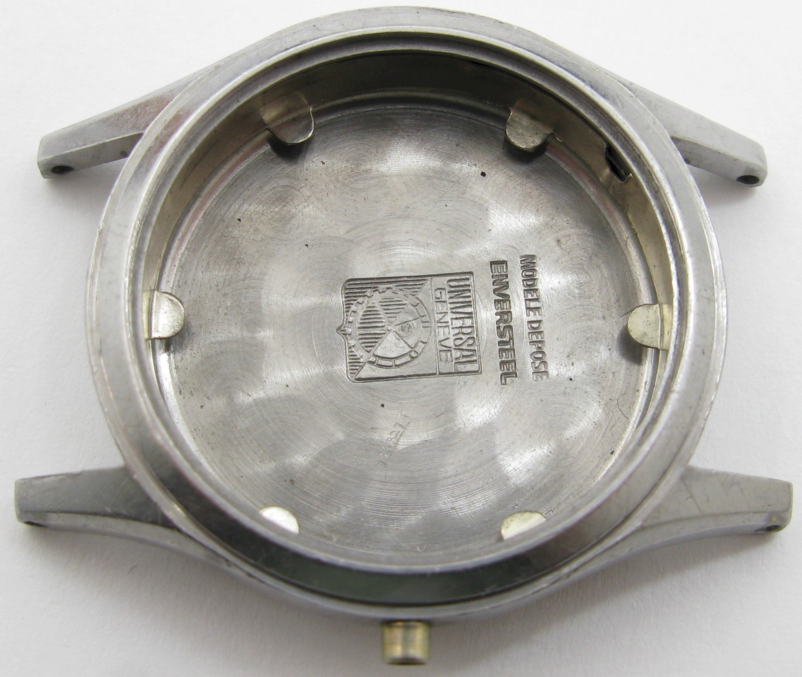 Universal Geneve stainless steel Case diameter 32.8 mm
