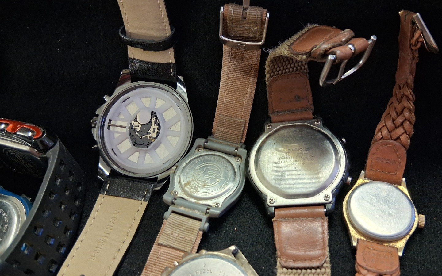 JUNK DRAWER VINTAGE WRISTWATCH LOT MIXED ASSORTMENT TIMEX CARRIAGE CASIO & MORE
