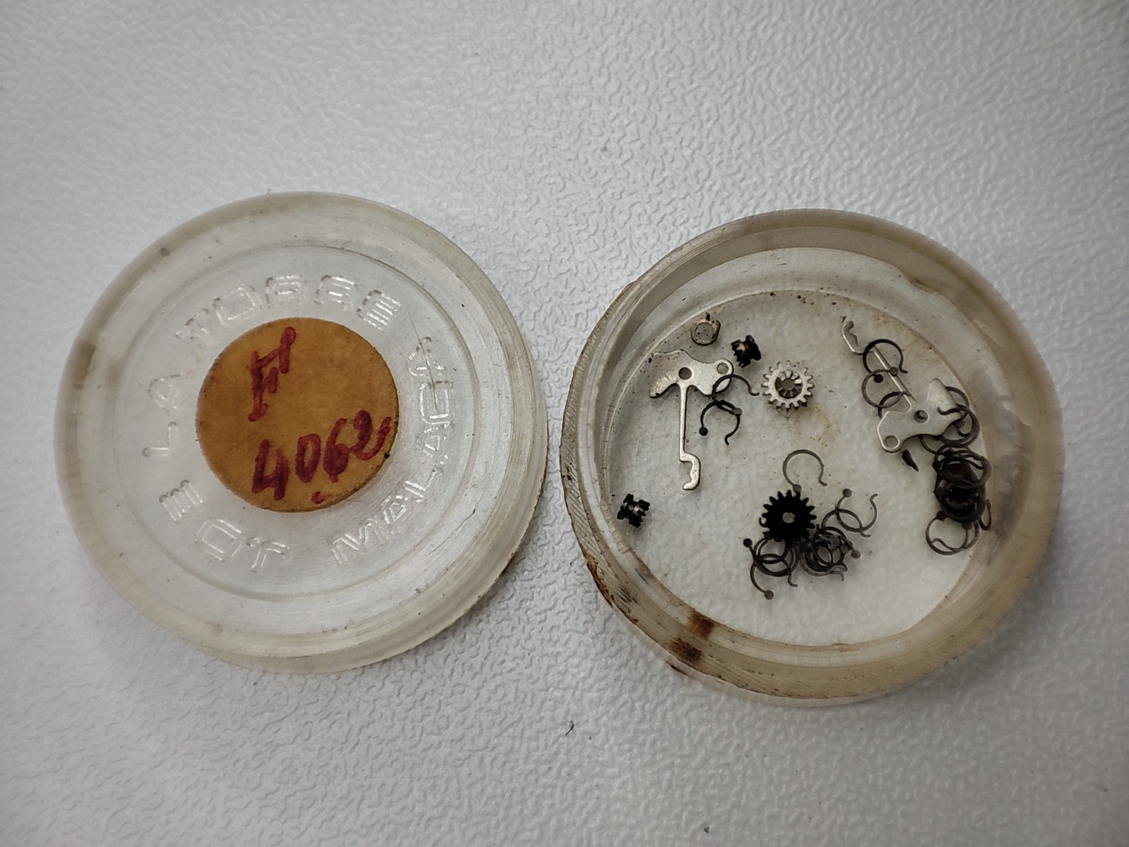 Mix watch parts stem, vis, wheels, balance, F4062, as 1051, HS.514, others(rust)
