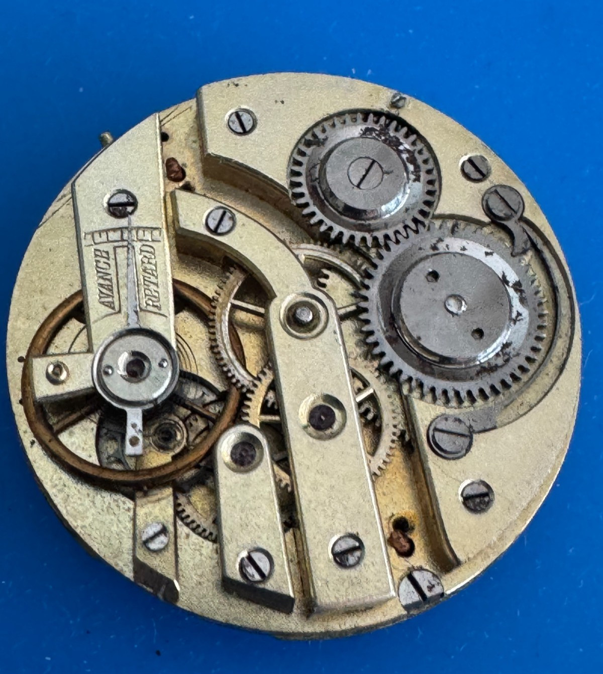 VINTAGE 40.4MM SWISS POCKET WATCH MOVEMENT NOT RUNNING BAD STAFF