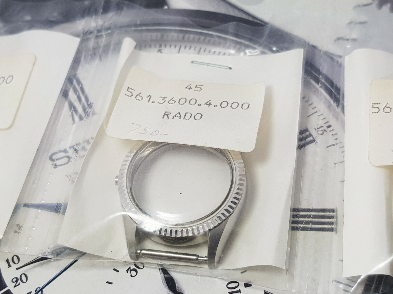 NEW OLD STOCK CASE VINTAGE RADO VOYAGER 561.3600.4 SS FLUTED BEZEL LADYS.