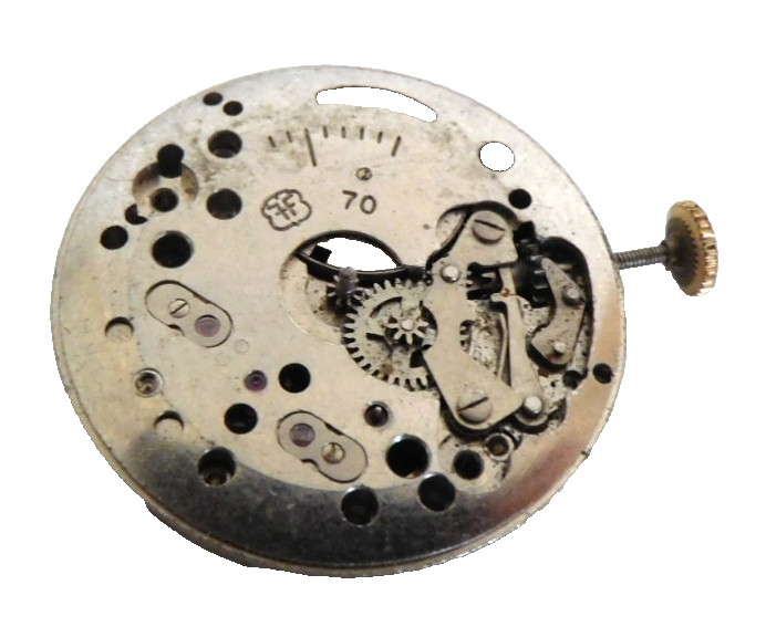 WITTNAUER 11 N MOVEMENT NOT RUNNING BROKEN STAFF FOR PARTS or REPAIR. 17 JEWEL.