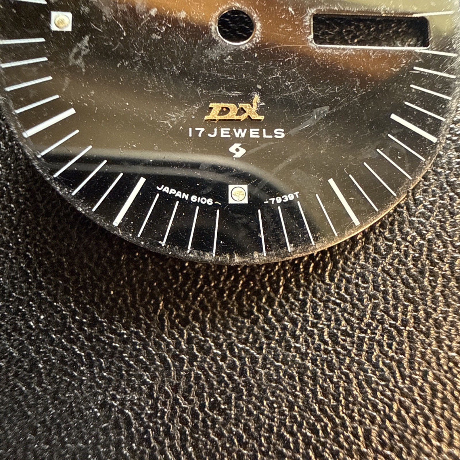 Genuine Vintage Seiko Automatic DX 17 Jewels 6106-7939T Shiny Black DayDate Dial