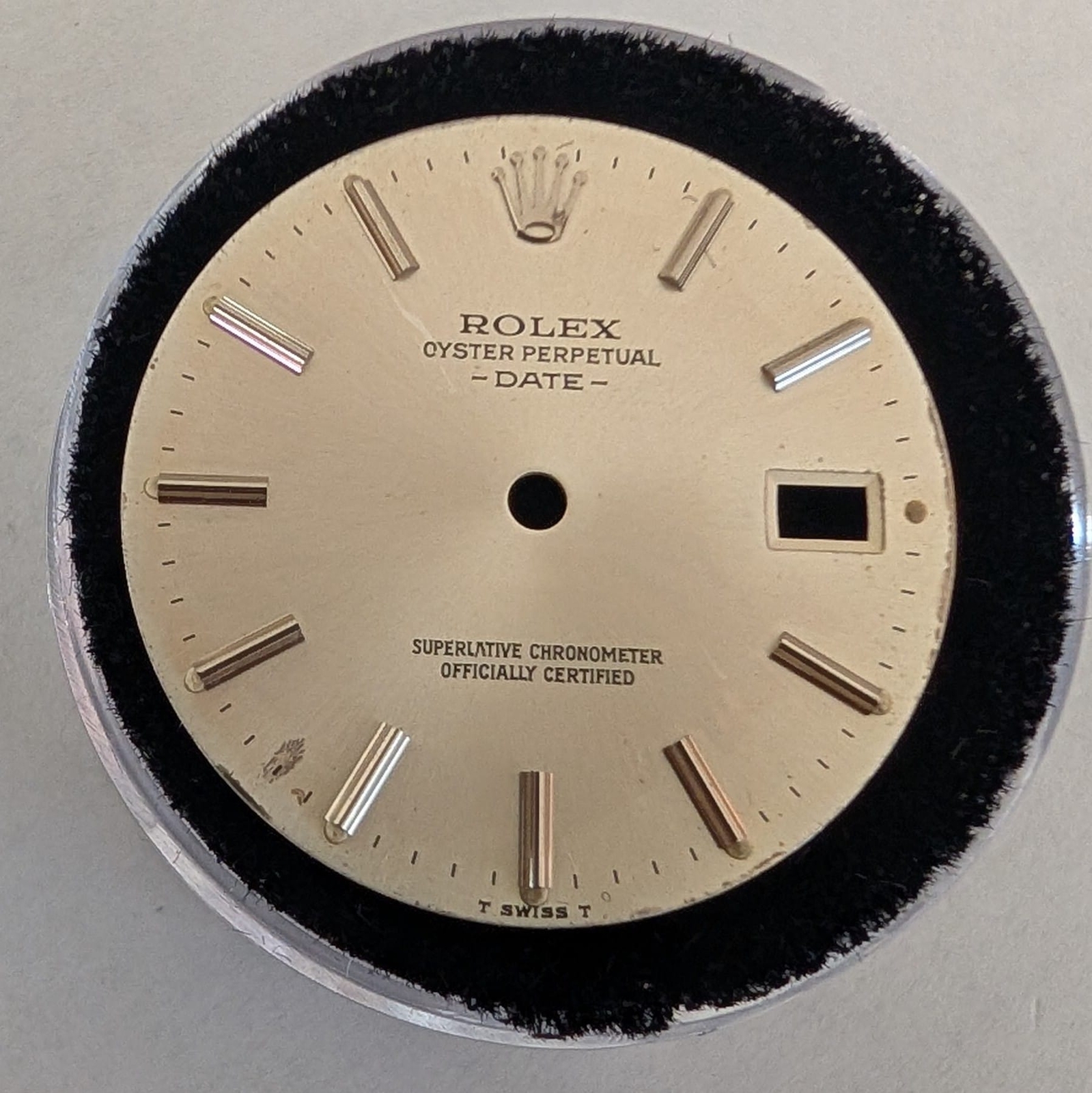 ROLEX OYSTER PERPETUAL DATE 34MM QUICKSET DIAL – FAIR CONDITION 15000