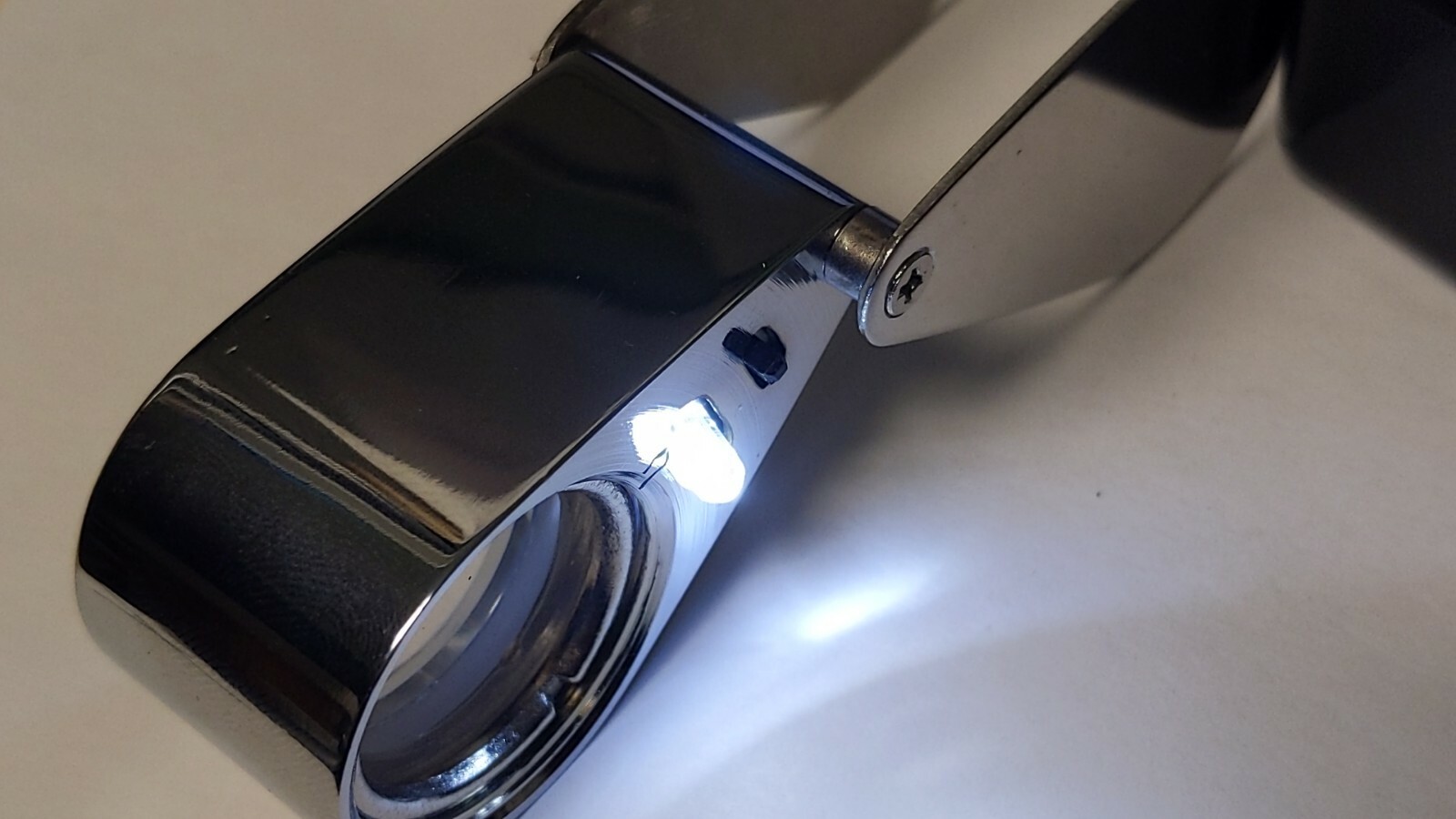 ILLUMINATED Jeweler’s Loupe 30x-21mm LED power MG21007