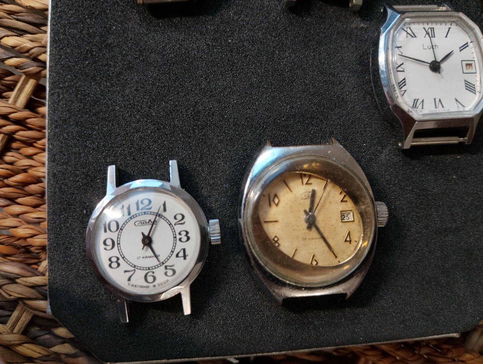 Lot of 5 WOMEN WATCHES Luch,zarja,slava Vintage/For Parts/Pepair.