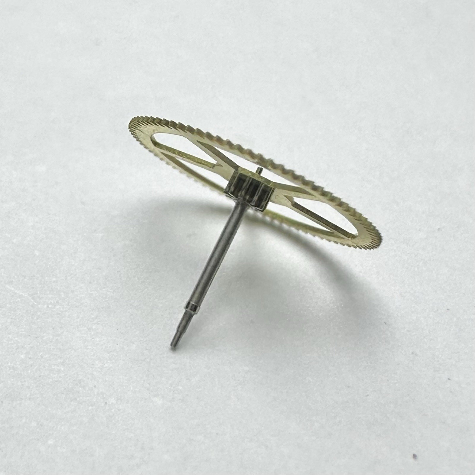 241 668 NOS FOURTH WHEEL SWEEP SECOND WHEEL VINTAGE SEIKO 66B
