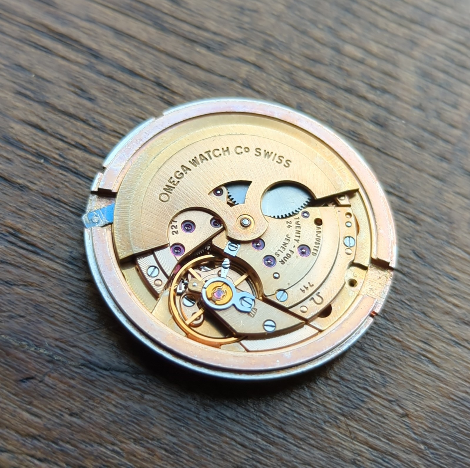 Omega 711 Automatic Watch Movement Working For Projects or Parts (BL22)