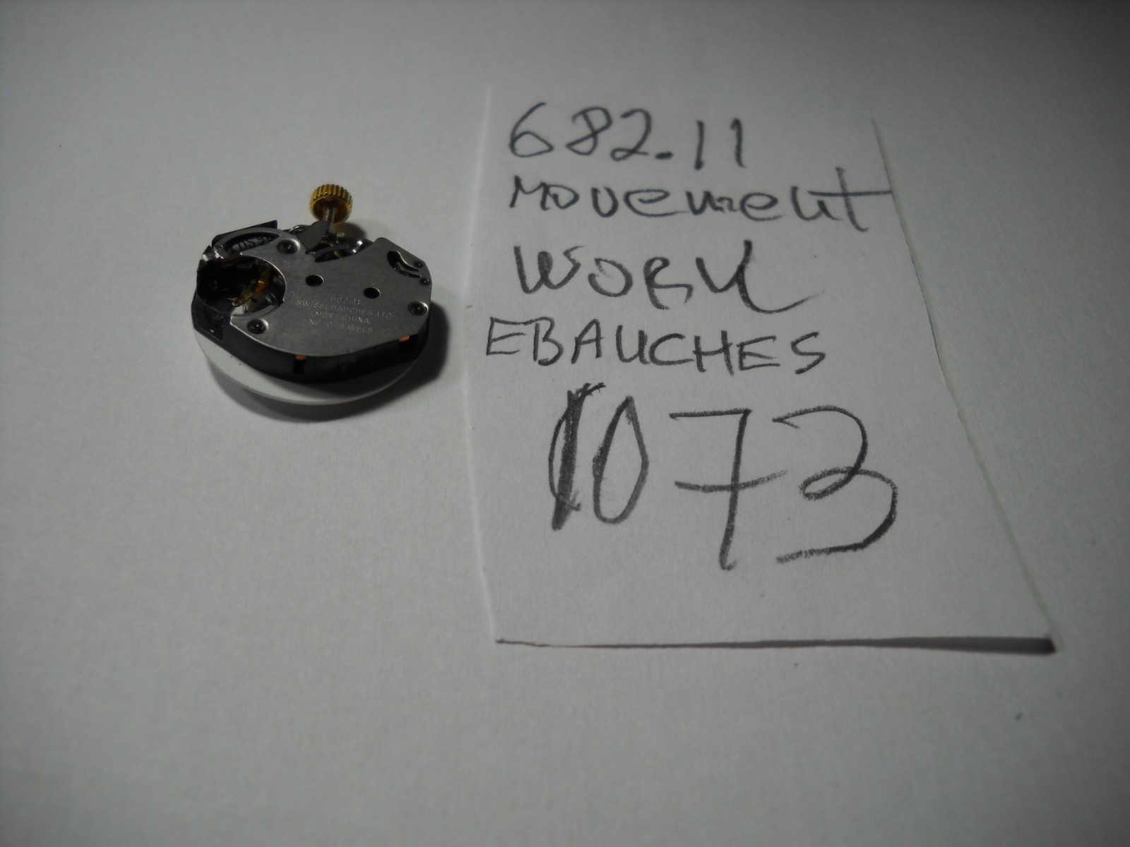 1073L Ebauches quartz wristwatch movement working fine 682.11
