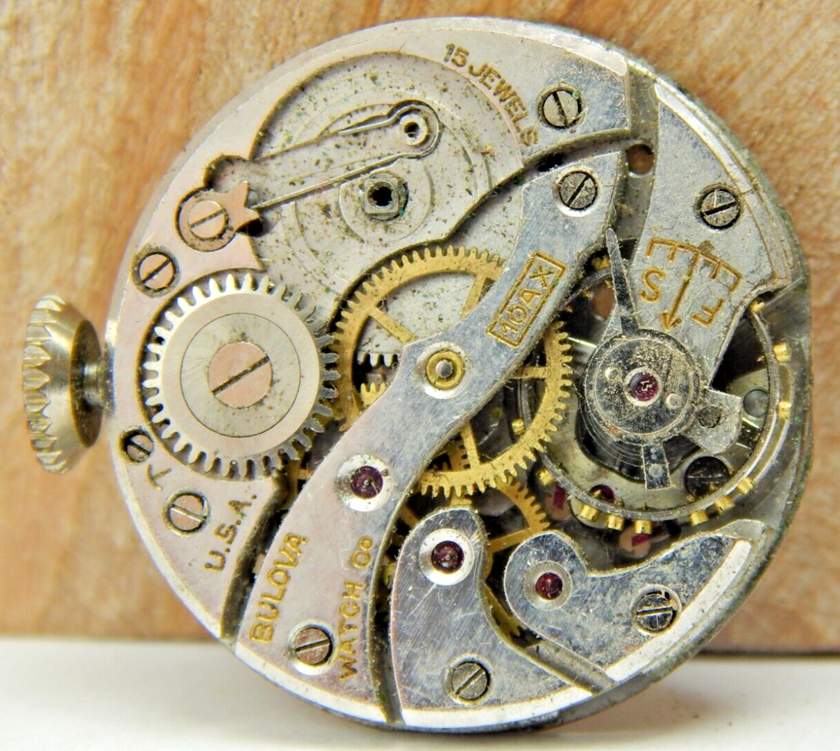 Vintage 1942 Bulova 10AX 15 jewel men’s wrist watch movement with stem and crown