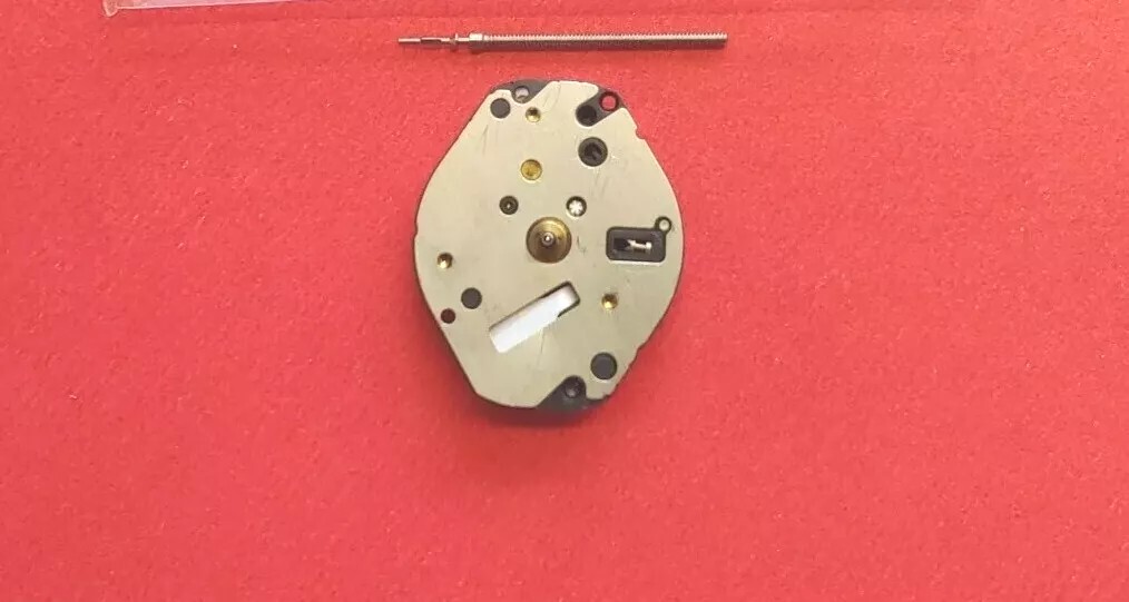 Seiko Epson Y121E 3 Hand Quartz Movement. Set, Run, Keep Time 24 Hrs.
