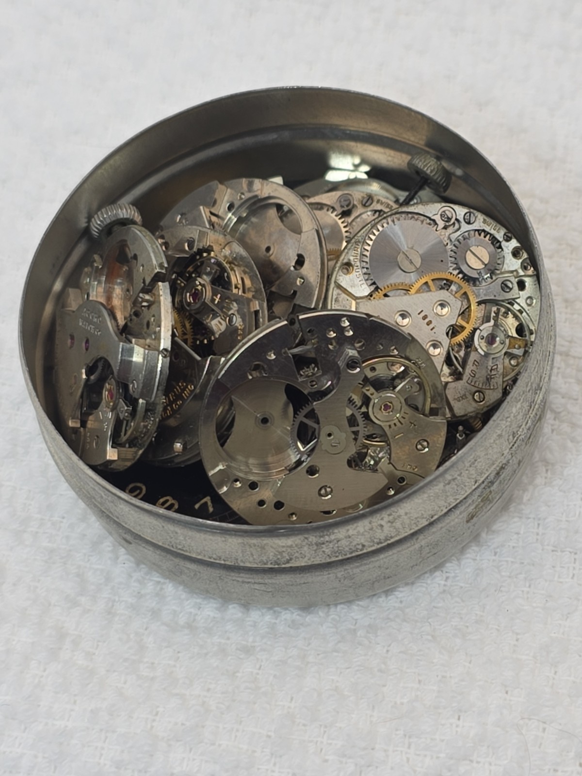 Lot of Pocket Watch Movements 17 Jewel 7 Jewel Benrus Gotham Waltham For Parts